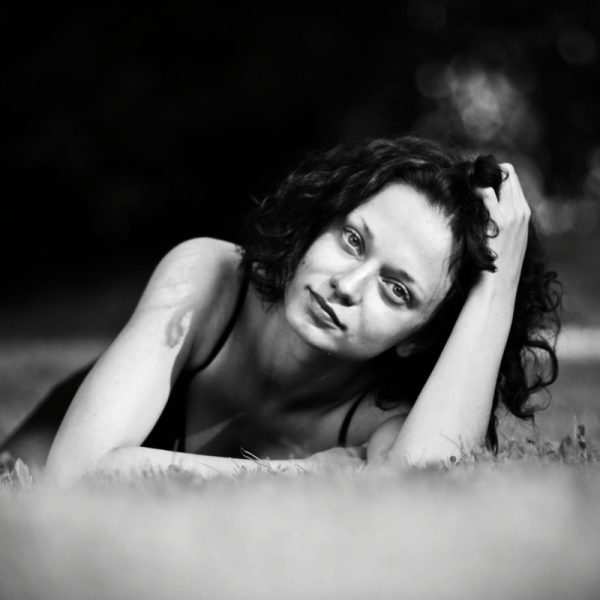 portrét_žena_2_womanportrait_černobílá_fotografie_bw_blackandwhitephotography_photography